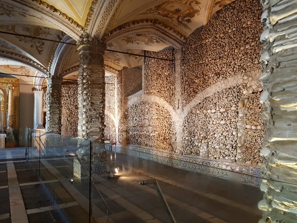 Capela dos Ossos, Évora, Portugal