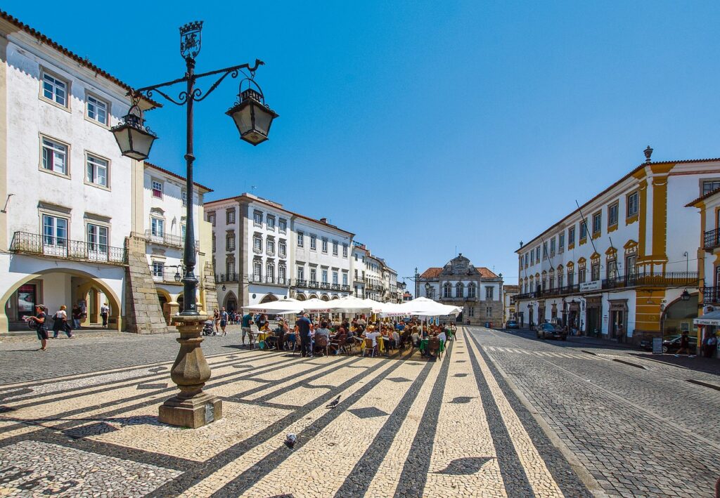 Praça do Giraldo, Évora, Portugal